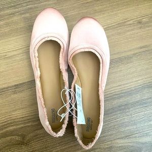 NWT faux satin light pink flats.